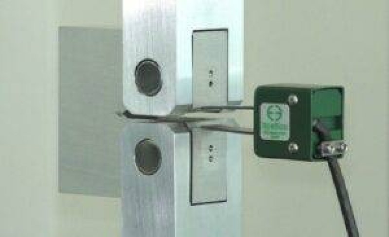 ASTM E1820 Test Fikstürü